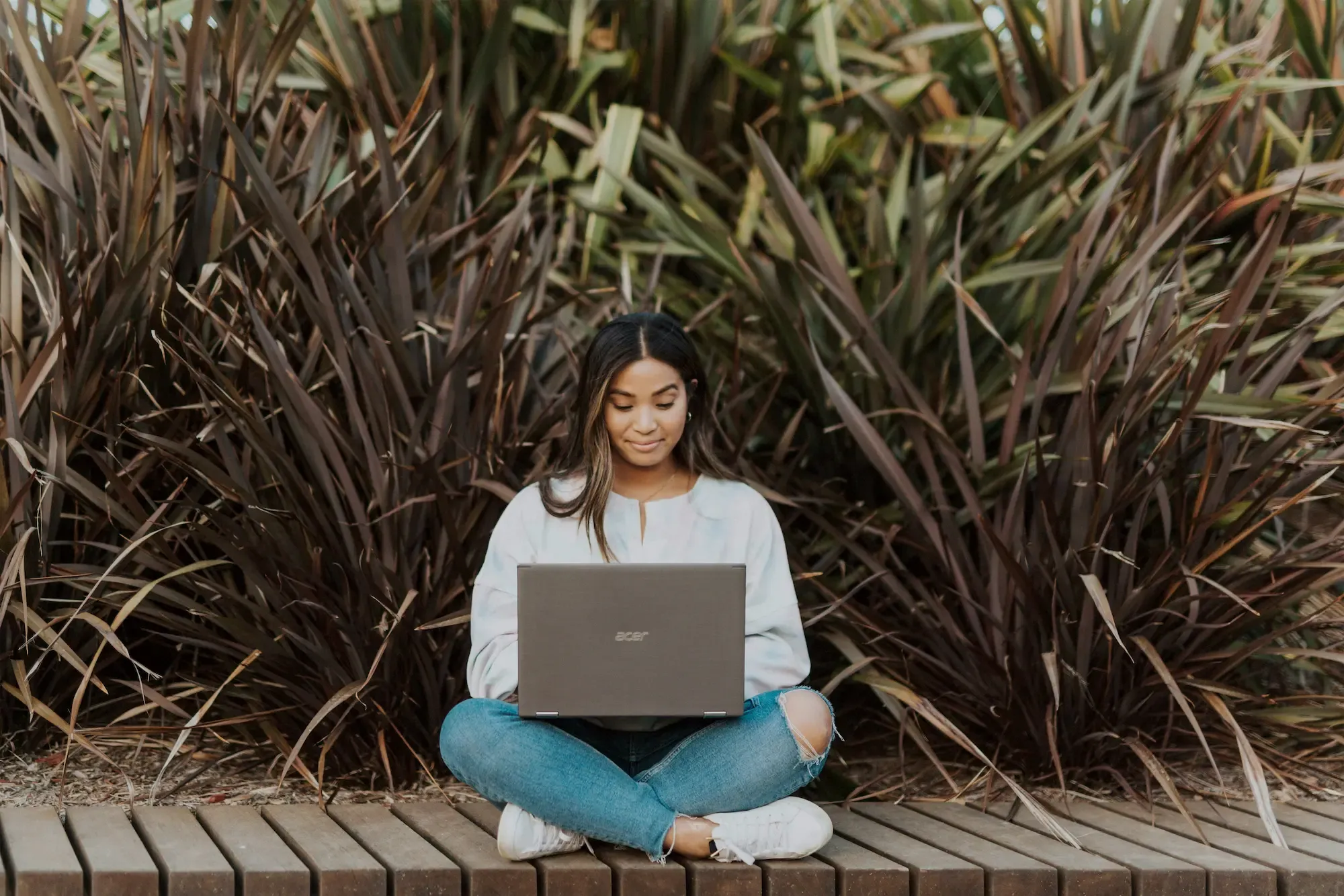 How Students Can Stand Out On LinkedIn To Employers